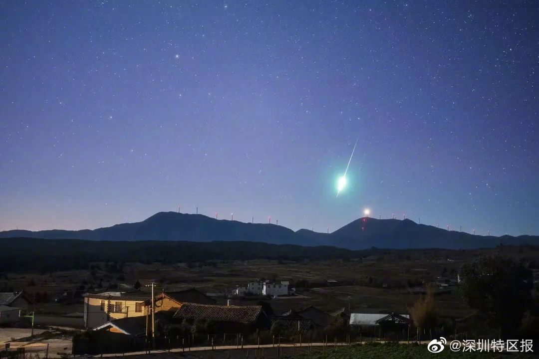 广东深圳夜空流星，璀璨瞬间的梦幻之旅