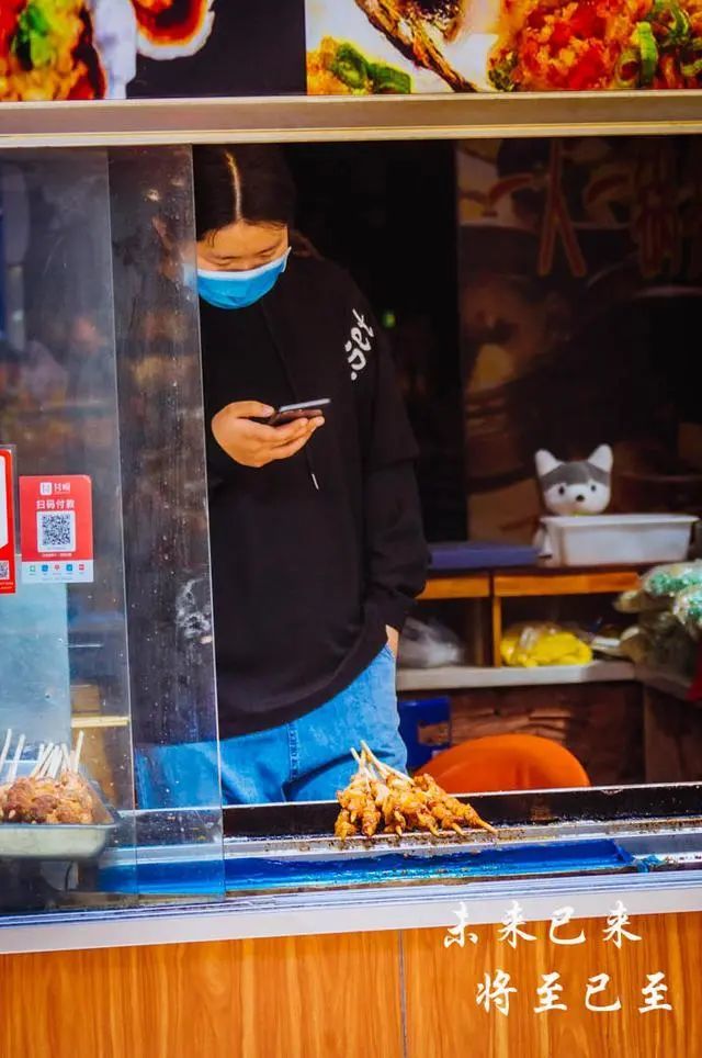 广东深圳网红小吃街，美食之旅的魅力与无限活力