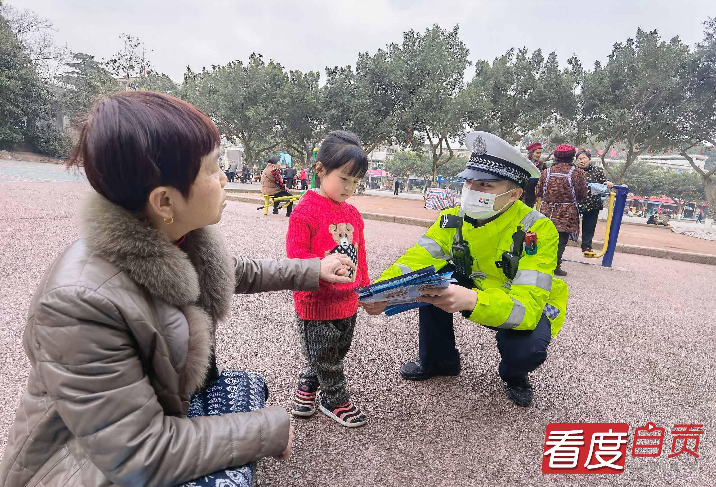 时尚必备，引领潮流的衣物宣传指南